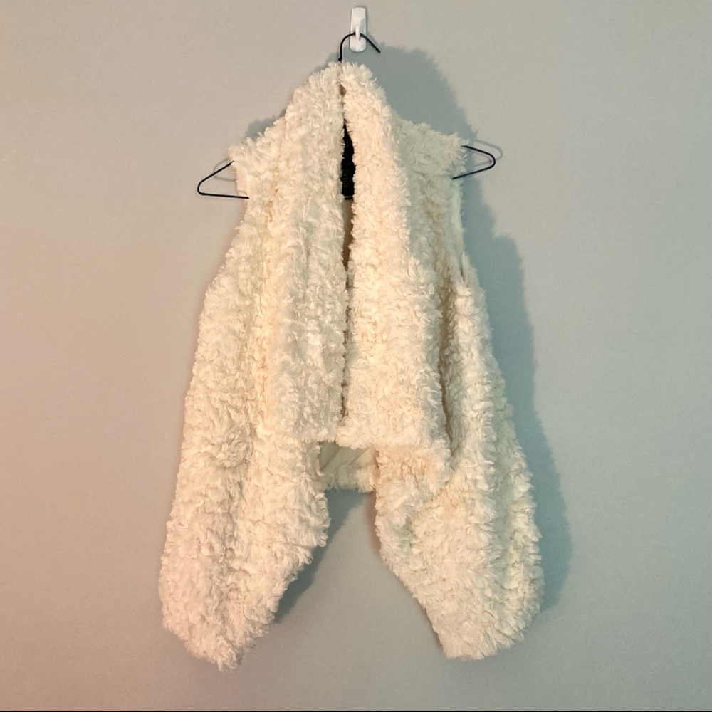 Me Jane Cream Sherpa Puffy Vest (Size S)